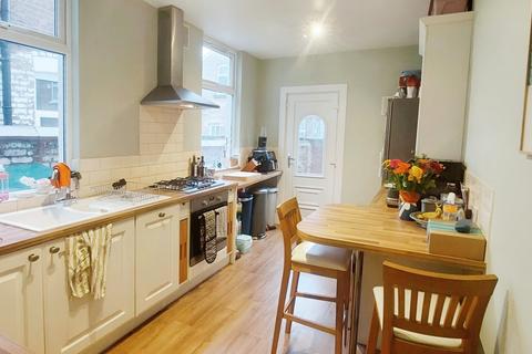 3 bedroom terraced house to rent, Albion Street, Manchester