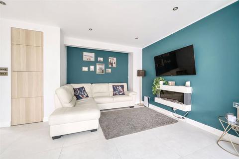 3 bedroom semi-detached house for sale, Rushdene Crescent, Northolt, Greater London, UB5