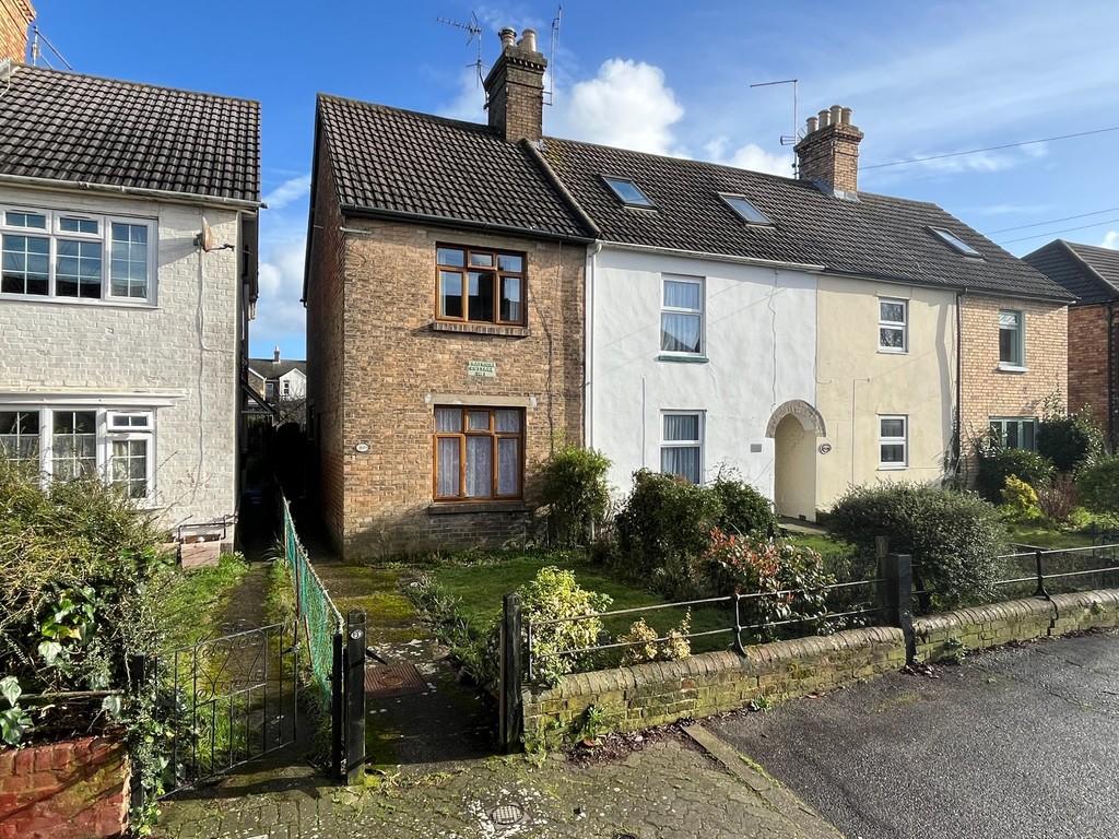 Shaftesbury Road, Heckford Park 2 bed end of terrace house for sale £