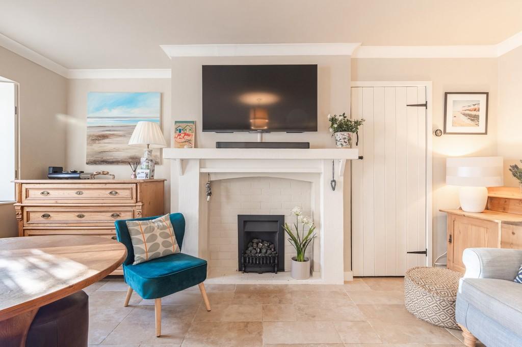 East Runton 2 bed detached house for sale £297,500