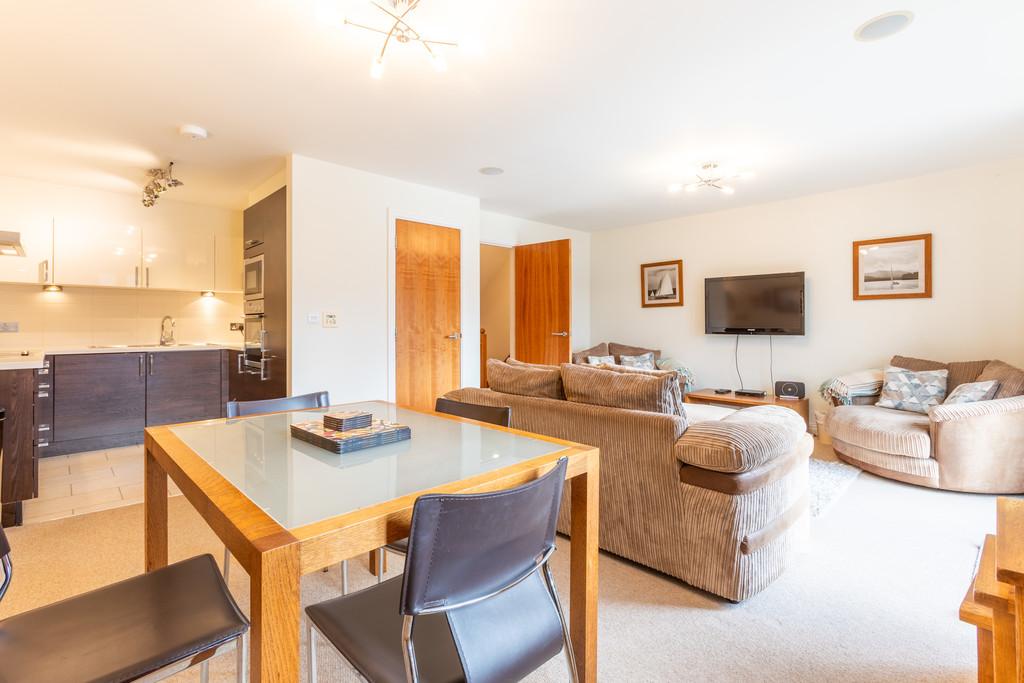 Open Plan Living Room/Kitchen