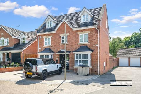 5 bedroom detached house for sale, Penhale Close, Orpington