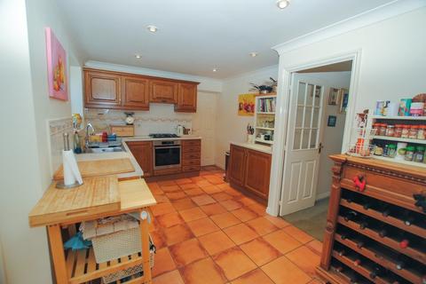 21 Eltham Drive, Priorslee, Telford, TF2 9NQ