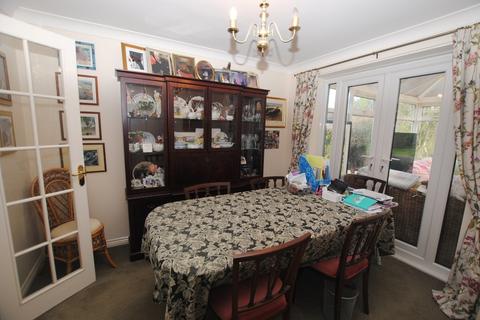 21 Eltham Drive, Priorslee, Telford, TF2 9NQ