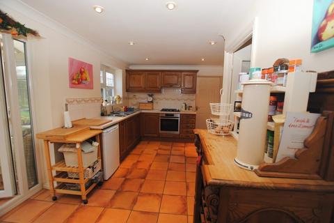 21 Eltham Drive, Priorslee, Telford, TF2 9NQ