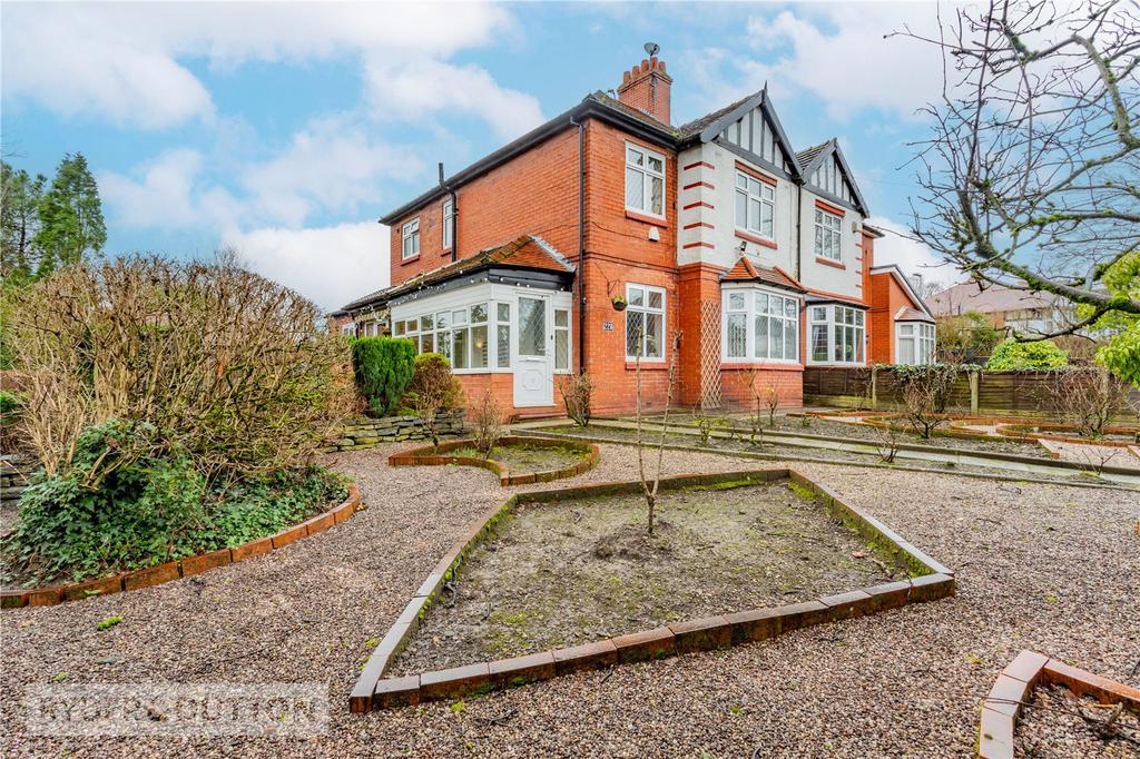 Manchester New Road, Alkrington, Middleton, Manchester, M24 4 bed semi