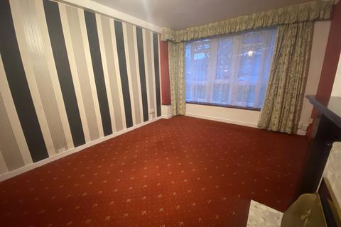 2 bedroom flat for sale - Longbridge Road, Barking IG11