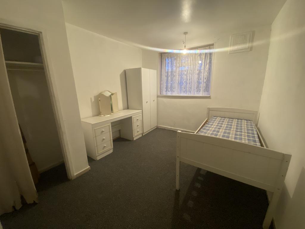 Second bedroom