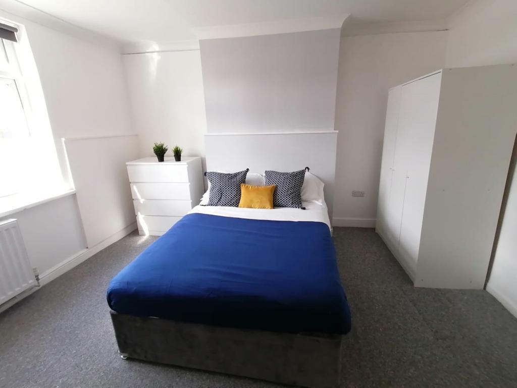 Room 1, 112 Sandy Lane, Worksop 6 bed house share to rent £425 pcm (£