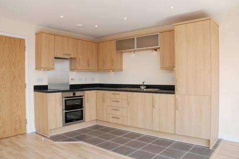 2 bedroom flat to rent, Lanadron Close, Isleworth, TW7
