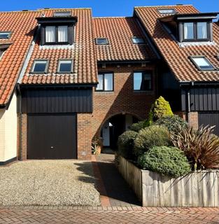 4 bedroom townhouse for sale, White Heather Court, Hythe