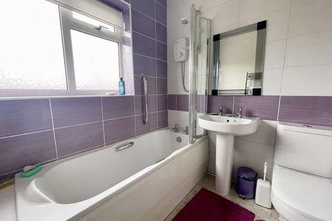 15 Allestree Drive, Grimsby, DN33 3DX
