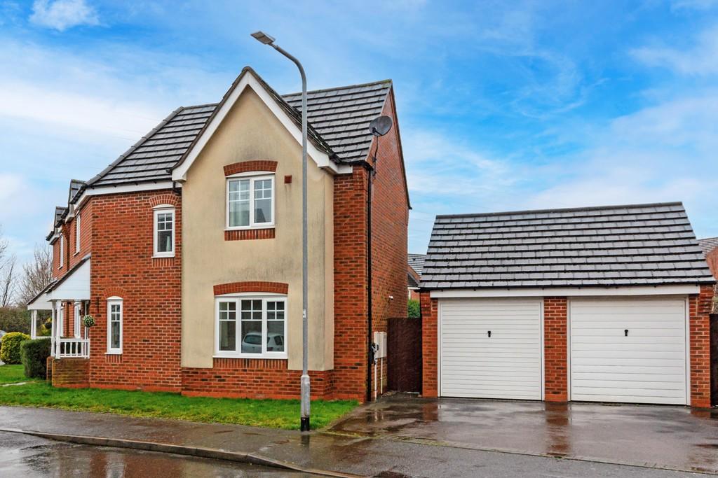 Basin Lane, Tamworth B77 3 bed detached house for sale £290,000
