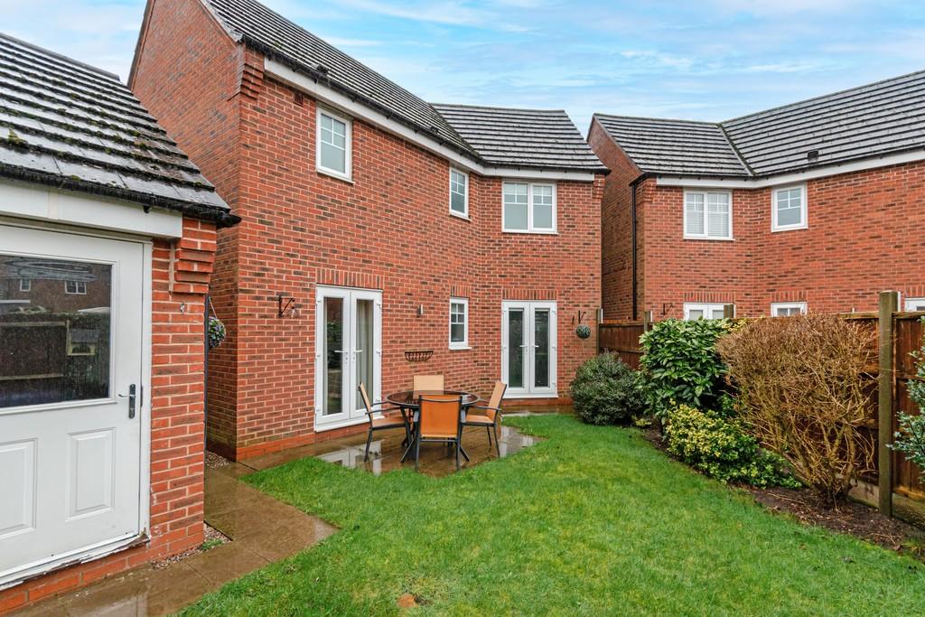 Basin Lane, Tamworth B77 3 bed detached house for sale £290,000