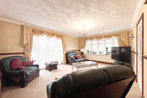 3 bedroom detached bungalow for sale, 2a Pleasant View, Ynysybwl, CF37 3PF