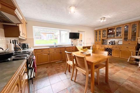 3 bedroom detached bungalow for sale, 2a Pleasant View, Ynysybwl, CF37 3PF