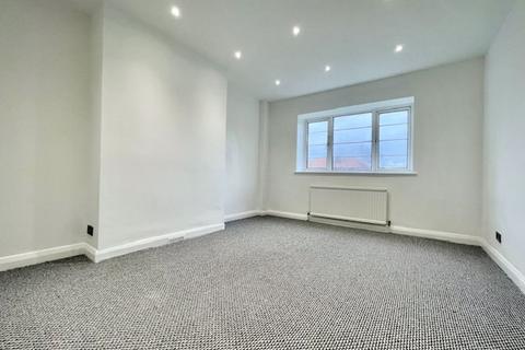 1 bedroom apartment for sale, The Drive, E18