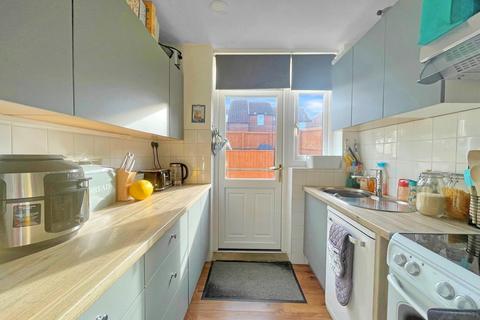 3 bedroom semi-detached house for sale - Harley Street, Scarborough YO12
