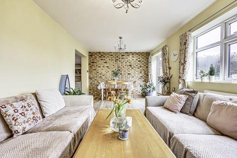 75 Adalia Crescent, Leigh-on-sea, SS9 3ST