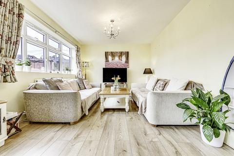 75 Adalia Crescent, Leigh-on-sea, SS9 3ST