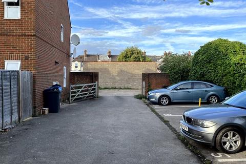 Parking to rent, Gordon Road, Canterbury