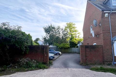 Parking to rent, Gordon Road, Canterbury