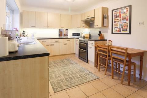 3 Byron Close, Canterbury, CT1 1XN