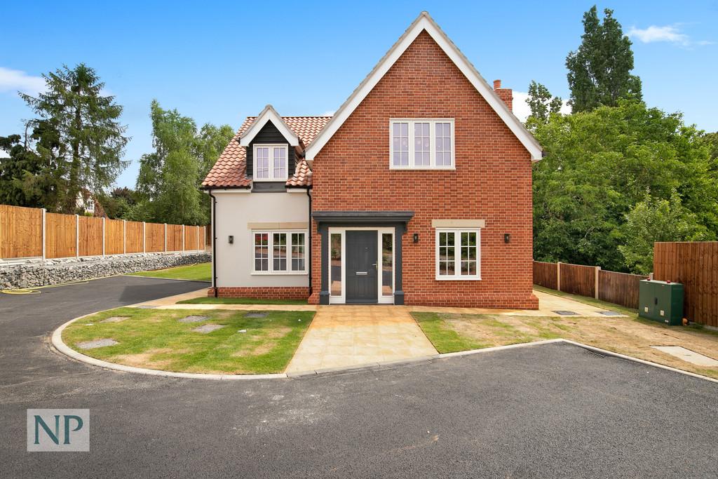 Honey Tye, Colchester CO6 4 bed detached house £2,500 pcm (£577 pw)