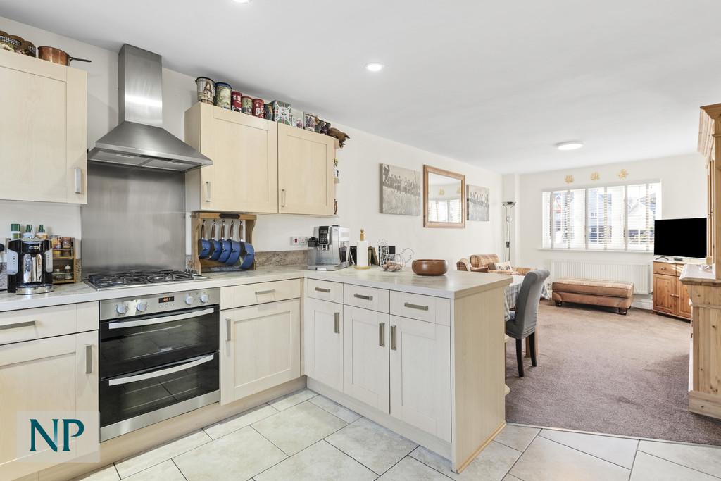 Woden Avenue, Colchester CO3 5 bed mews for sale £450,000
