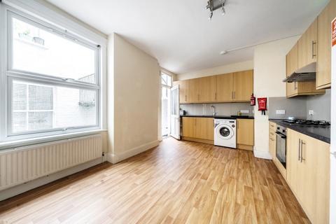 3 bedroom flat to rent, Duncombe Hill, Honor Oak,, SE23