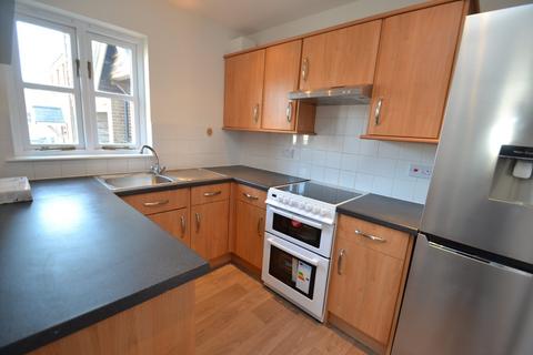 3 bedroom end of terrace house to rent, Ivy Close, Niton