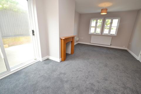 3 bedroom end of terrace house to rent, Ivy Close, Niton