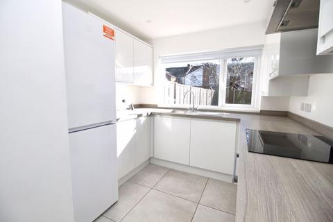 3 bedroom terraced house to rent - York Road, Southampton SO15
