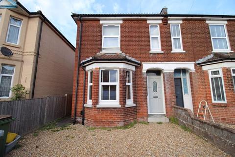 21 Chafen Road, Southampton, SO18 1BD