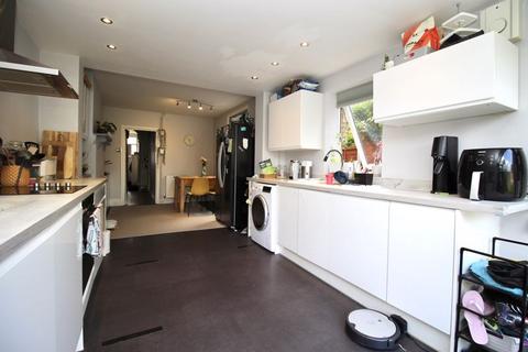 21 Chafen Road, Southampton, SO18 1BD