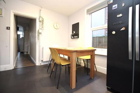 21 Chafen Road, Southampton, SO18 1BD