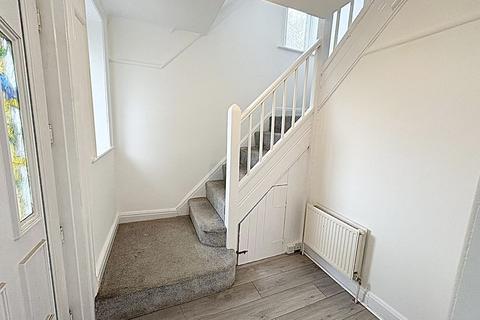 3 bedroom detached house to rent, East Lancashire Road, Manchester