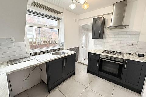 3 bedroom detached house to rent, East Lancashire Road, Manchester