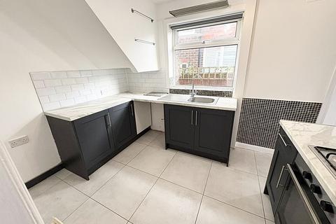 3 bedroom detached house to rent, East Lancashire Road, Manchester