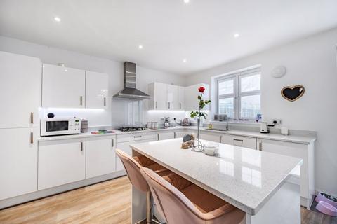 125 Camp Road, Upper Heyford, Bicester, OX25 5BP