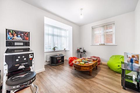 125 Camp Road, Upper Heyford, Bicester, OX25 5BP