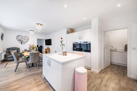 125 Camp Road, Upper Heyford, Bicester, OX25 5BP