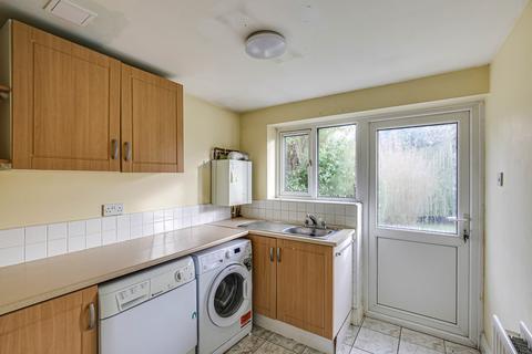 16 The Horseshoe, Coulsdon, CR5 2AS