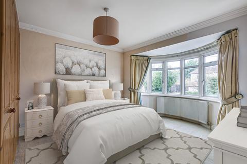 16 The Horseshoe, Coulsdon, CR5 2AS