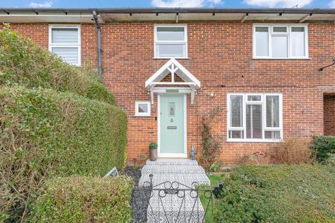 9 Admirals Walk, Coulsdon, CR5 1BR