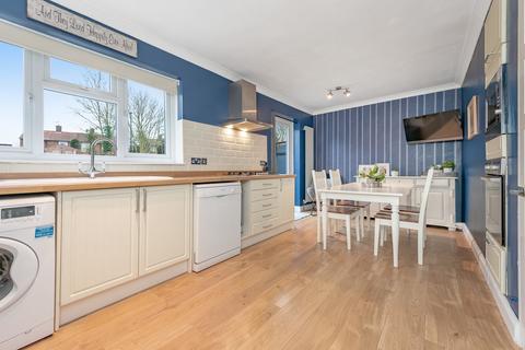9 Admirals Walk, Coulsdon, CR5 1BR