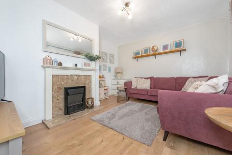 9 Admirals Walk, Coulsdon, CR5 1BR