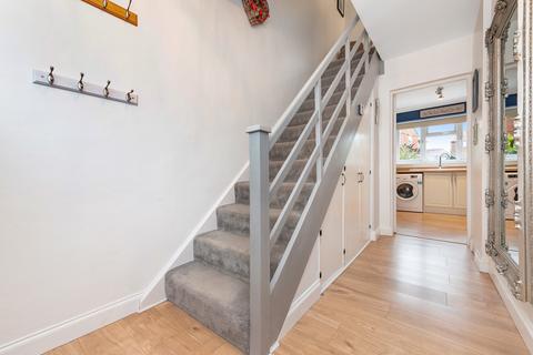 9 Admirals Walk, Coulsdon, CR5 1BR