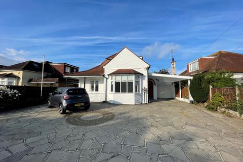 6 bedroom detached house to rent, Kings Drive