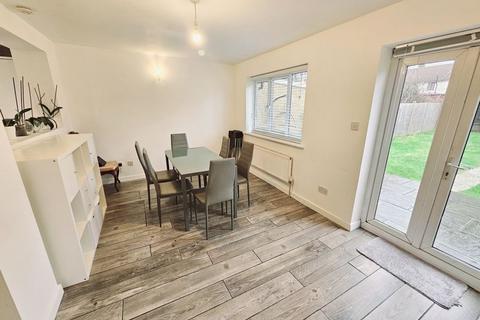 218 Crayford Way, Dartford, DA1 4LR